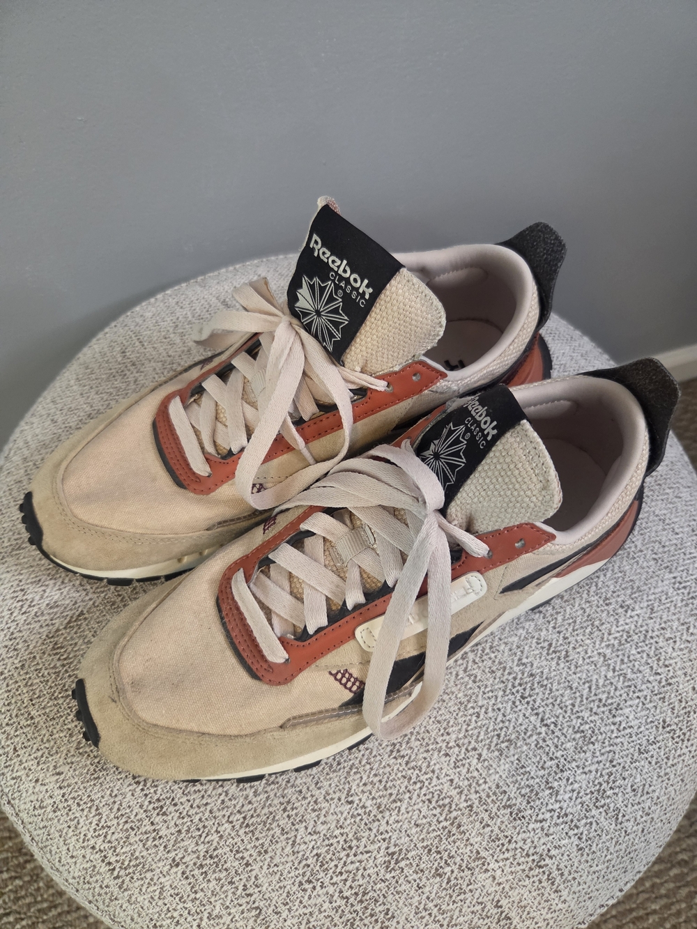 Reebok Men's Beige & Rust Beige-Black Retro Sneakers - Picture 2 of 6